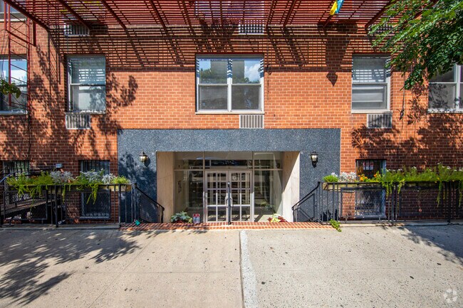 Entrance - 225 W 70th St