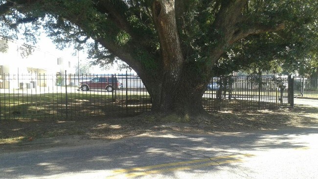 Photo - Pearson Park Apartments