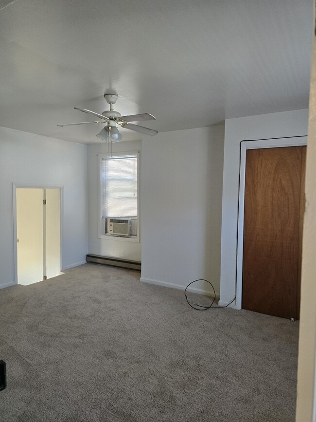 Photo - 209 Knoxville Rd