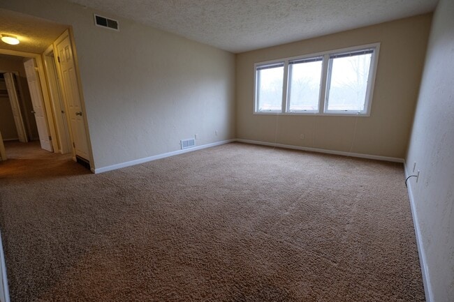 Photo - 2 Bed, 1 Bath near a park and C. Trail, Great Neighborhood! Unit 7-6
