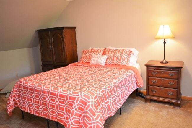 Building Photo - 548 Rte 10 N Unit B