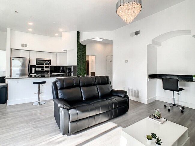 Photo - 7240 Westpointe Blvd Unidad 1135