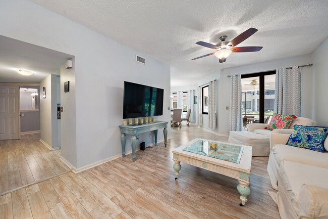 Photo - 401 Sea Oats Dr