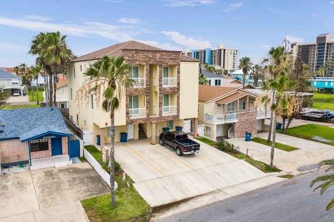 Building Photo - 110 E Amberjack St Unit San Francisco Condos