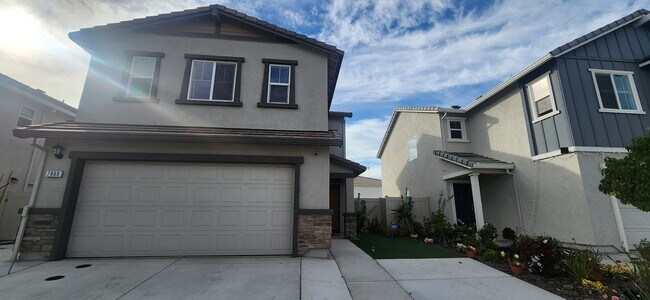 Photo - Beautiful 3 Bedroom 2.5 Bathroom Home in E...