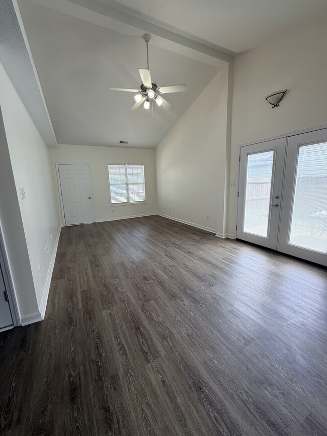 Photo - 497 Sivley Rd