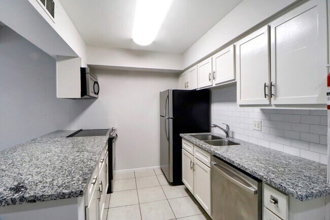 Photo - 5929 Queensloch Dr Unit 127