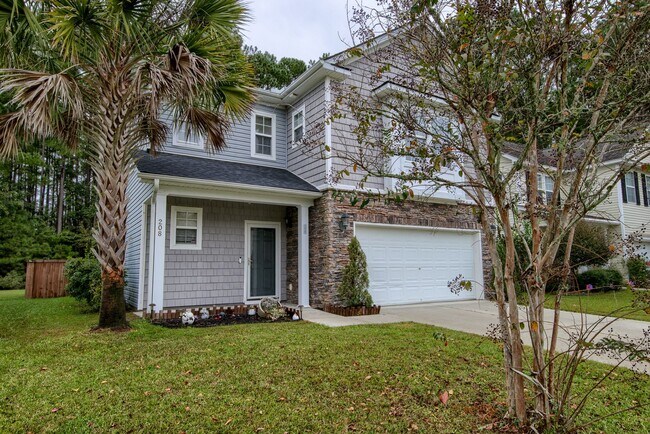 Photo - 208 Woodbrook Way