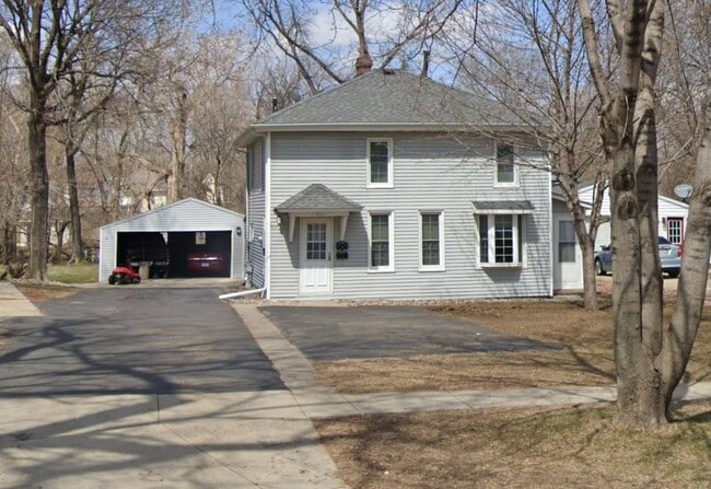 Building Photo - 411 N 3rd St Rental