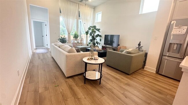 Photo - 1332 S Brook Dr