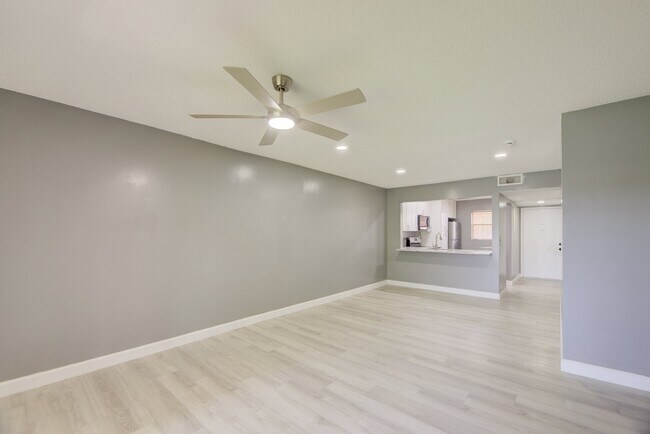 Photo - 851 NE 209th Terrace