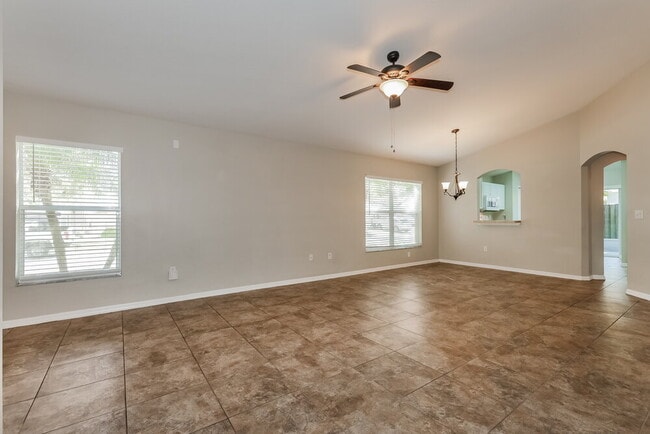 Photo - 402 Maple Pointe Dr