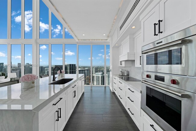 888 Biscayne Blvd Unit 5701