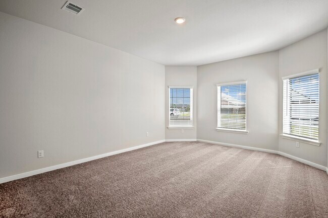 Photo - 15695 Honey Cv Dr