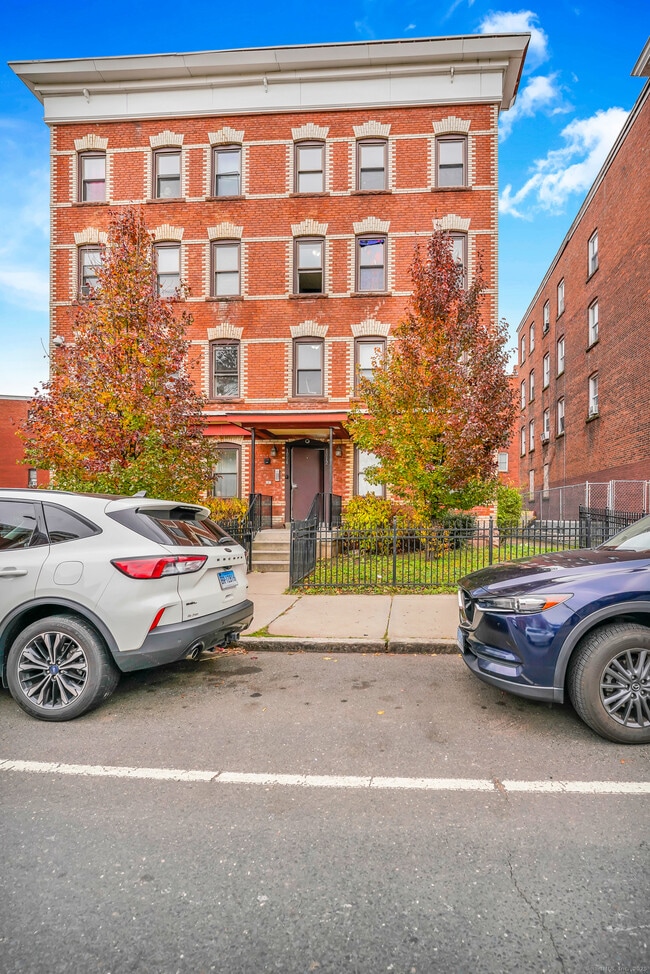 Building Photo - 1004 Broad St Unit 4S