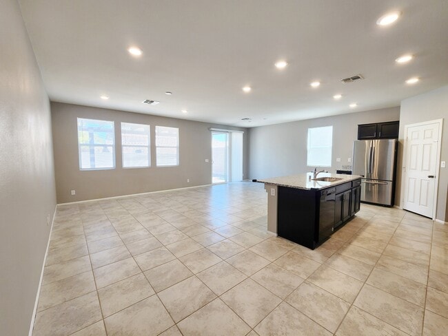 Photo - 5574 Autumn Cliffs Way