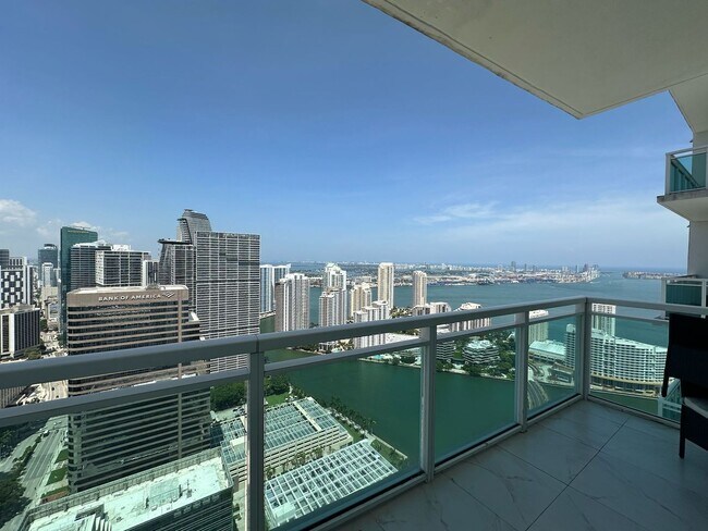 Photo - 950 Brickell Bay Dr