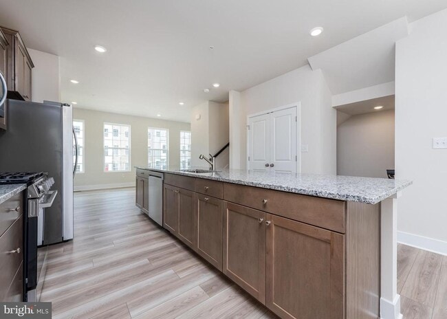 Photo - 1810 Parham Wy