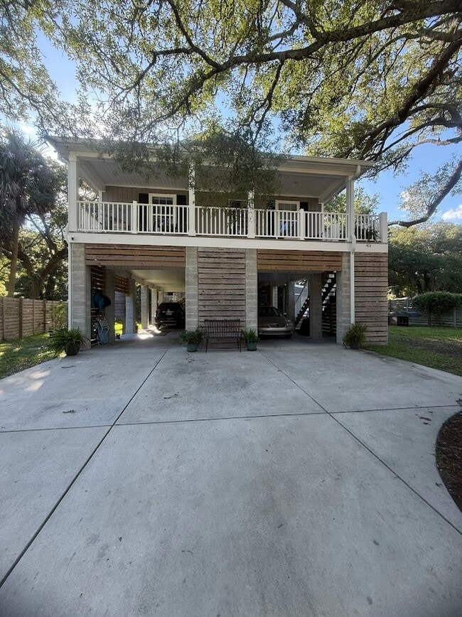 Photo - 406 Caverly Ln
