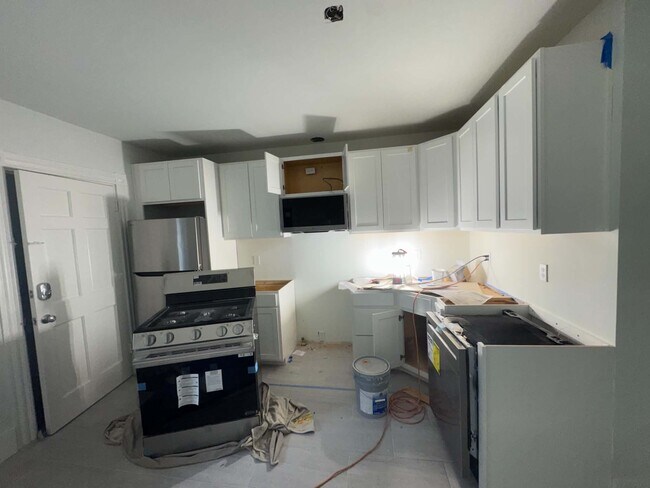 Photo - 454 E 6th St