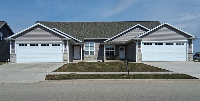 Building Photo - 1770 Garroman Unit 1770 Garroman