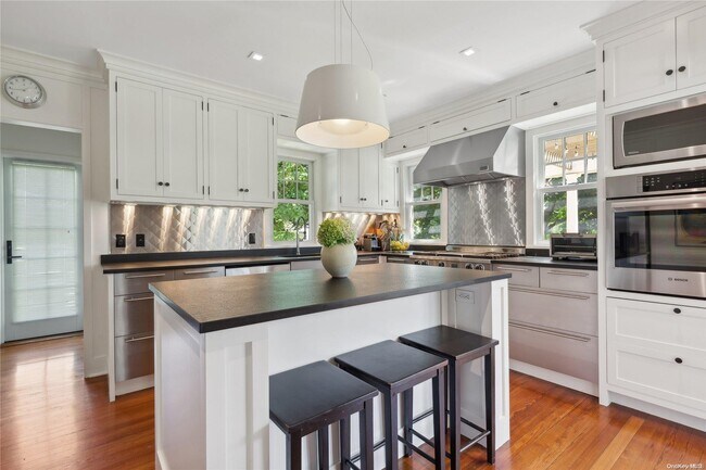 Photo - 2803 Montauk Hwy