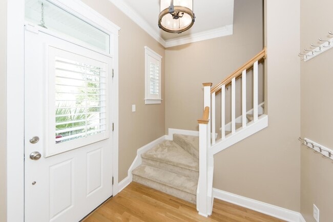 Photo - 302 White Gables Dr