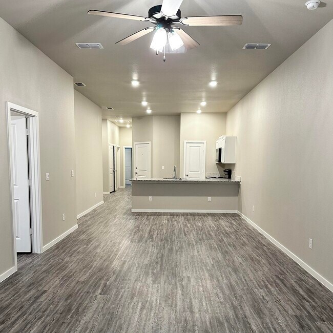 Photo - 2106 N Avenue J