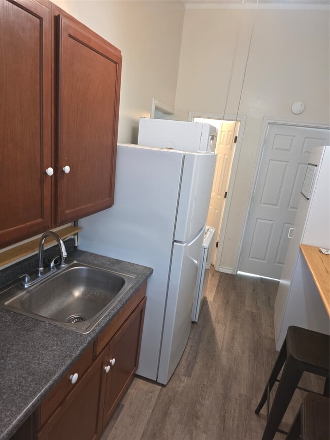 Photo - 601 W Washington Ave