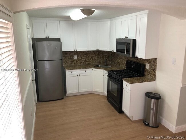 Photo - 3245 Virginia St Unit 1