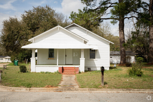 Building Photo - 215 Hillside Dr Rental