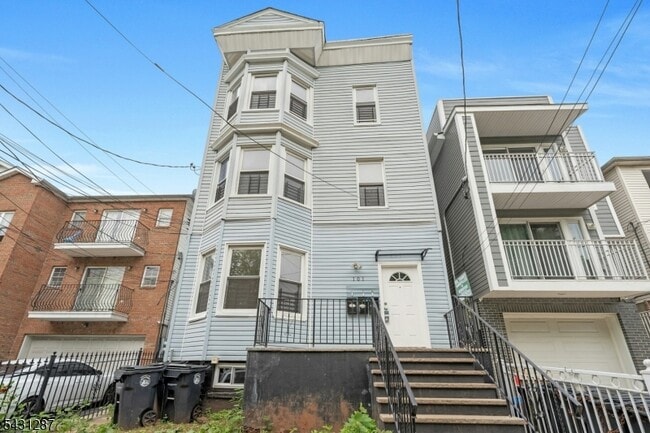 Building Photo - 101 Hedden Terrace Unit 1