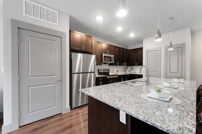 Functional and beautiful kitchen setup - Discovery Park