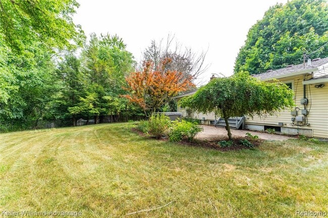 Photo - 16840 Savoie St