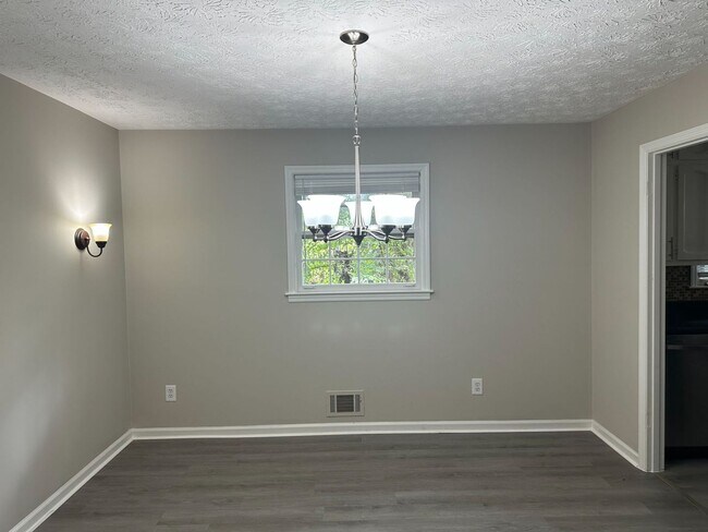 Photo - 872 Holly Hedge Rd