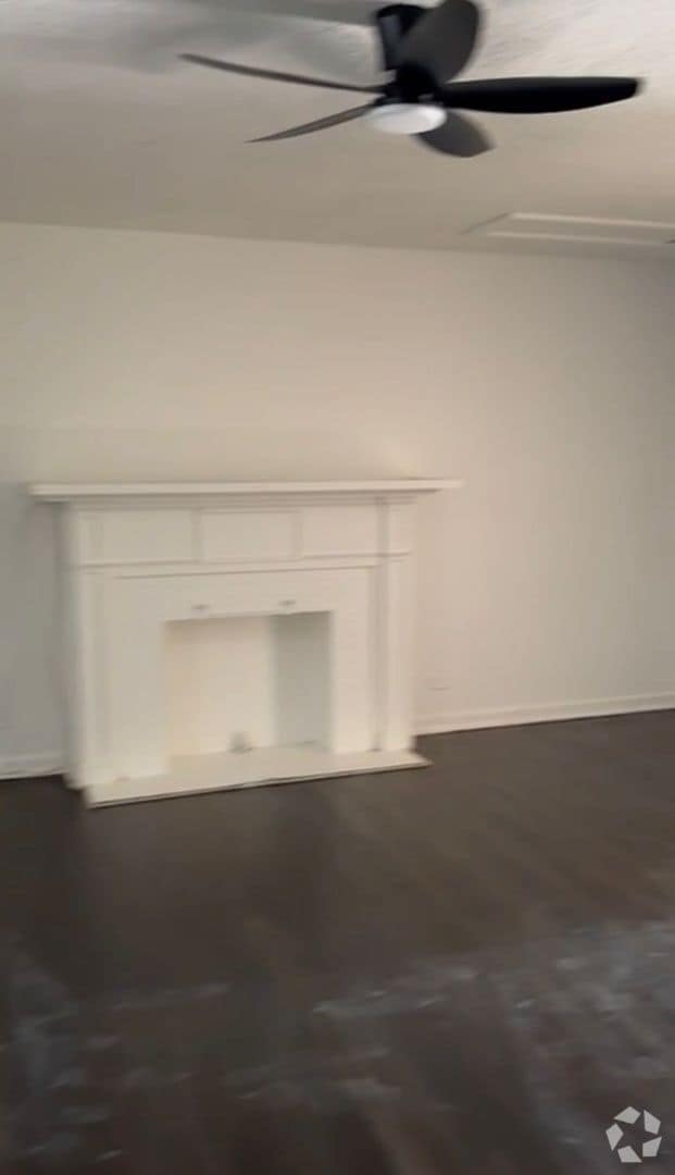 Building Photo - 400-402 North Jefferson - Kaufman Unit 400 N. Jefferson Rental