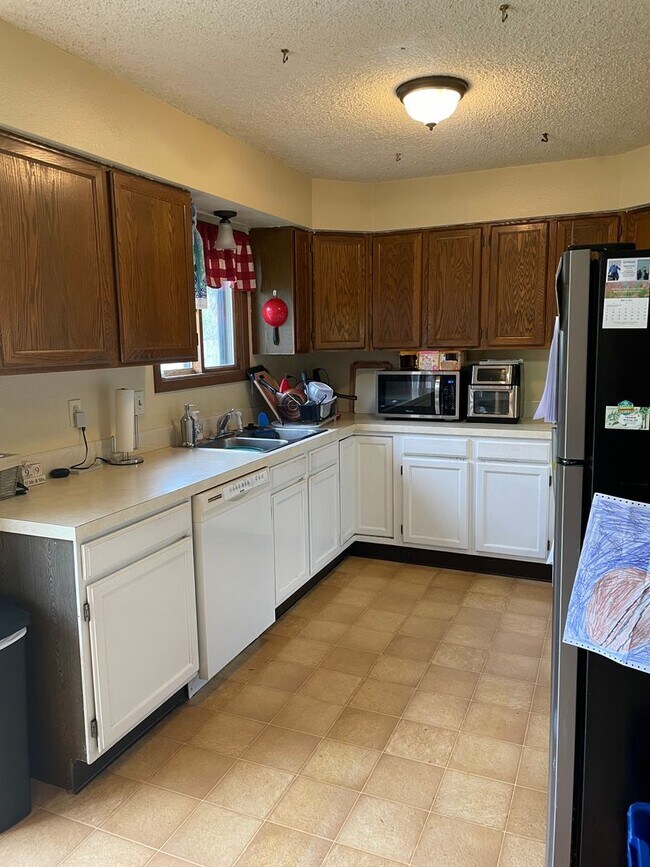 Photo - Recently Updated 4 Bed 2 Bath House in For...
