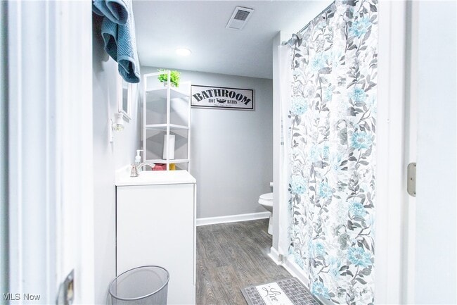 Building Photo - 10605 Ashbury Ave