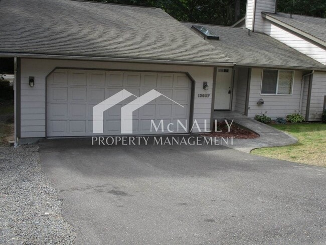 Photo - 2 bedroom 2 bath single story Duplex Unit 13607