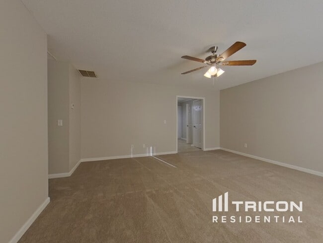 Photo - 40 Knight Dr W