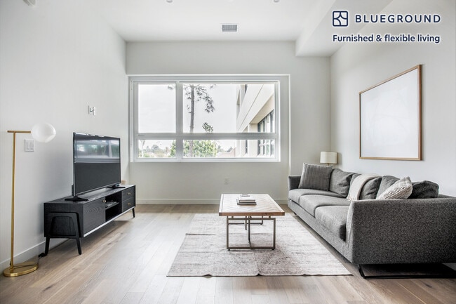 Building Photo - 701 S Hudson Ave Rental