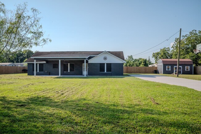 Photo - 1102 Crosby Dayton Rd