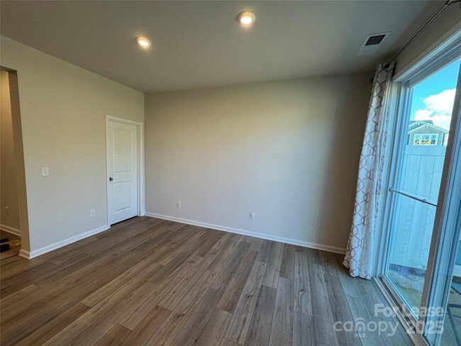 Photo - 5616 Axil Ln