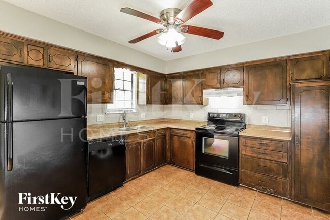 Photo - 400 SW Oxford Dr