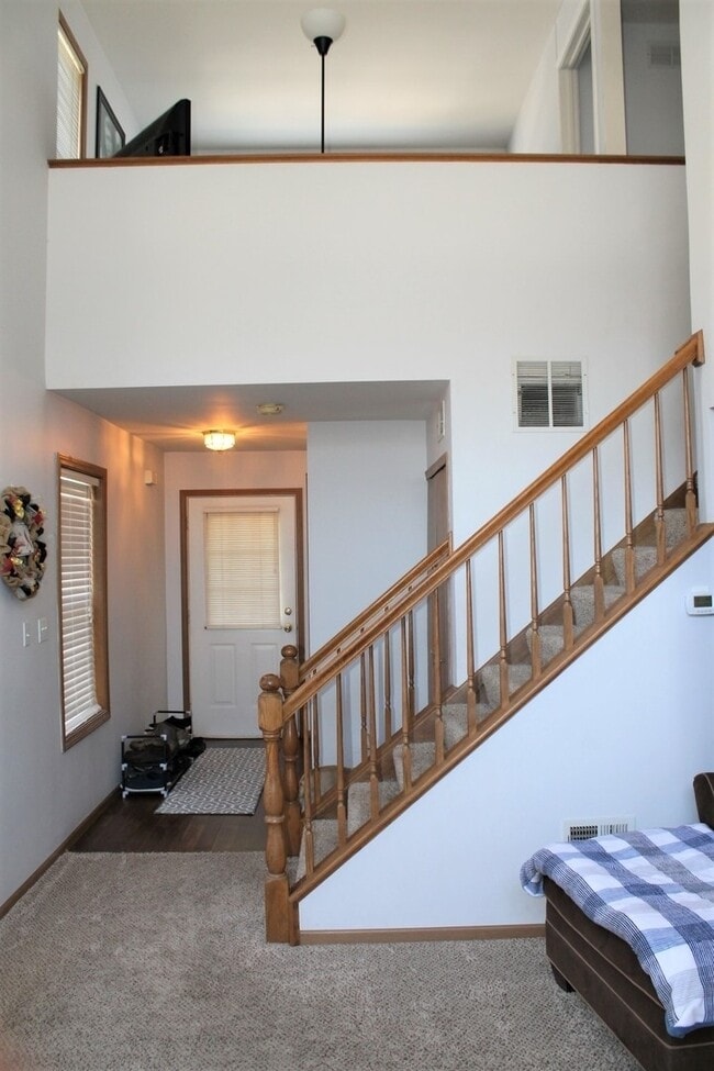 Photo - 156 Castlewood Ct