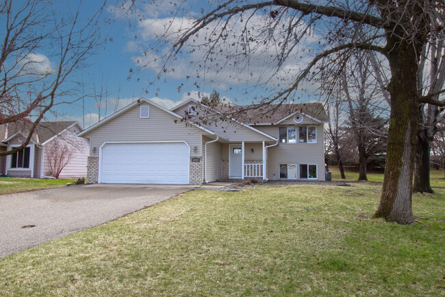 Photo - 6082 Kalland Cir NE House