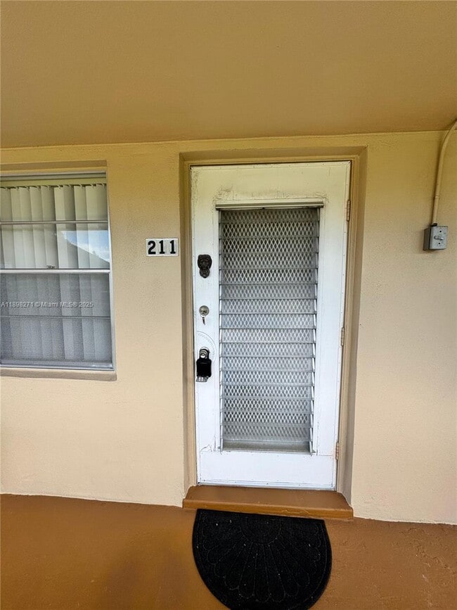 Building Photo - 211 Coventry I Unit 211