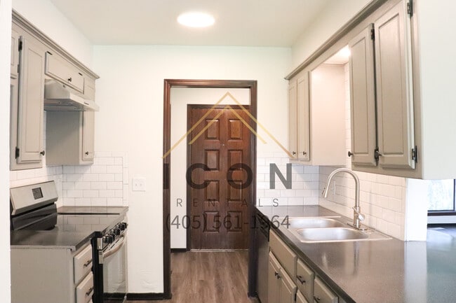 Photo - 3820 Southwind Ct