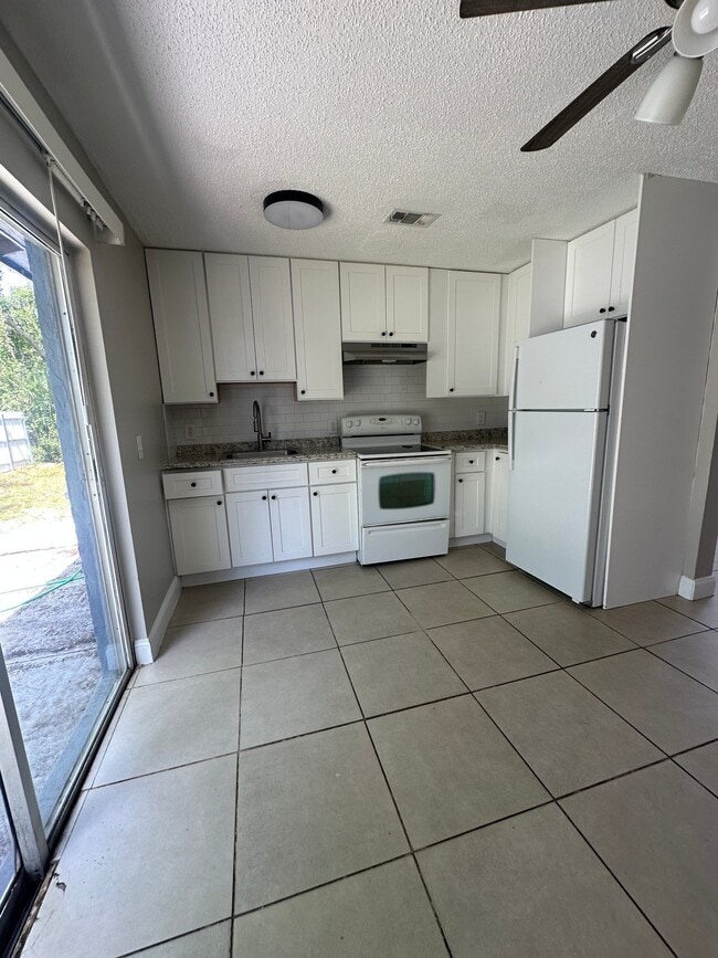 Photo - 4562 Gulfstream Rd Unit 4560