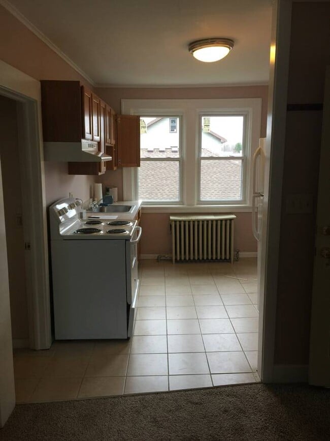 Kitchen - 129 Troy Schenectady Rd Unit #1